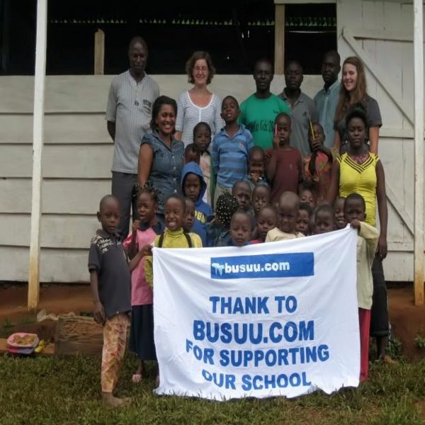 File:Kids showing thanks to Busuu com.jpg